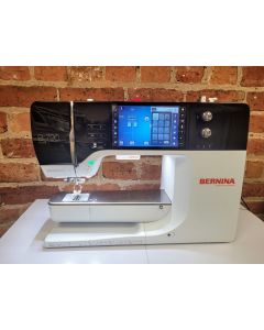 Pre-owned Bernina 790EPlus-3